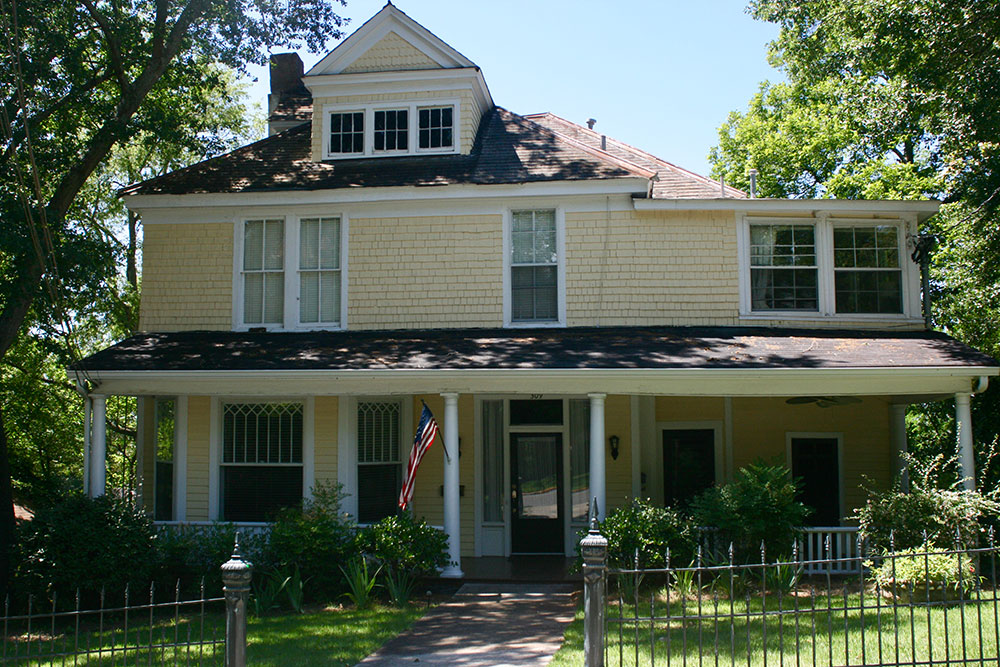 The Lester-Harbin House